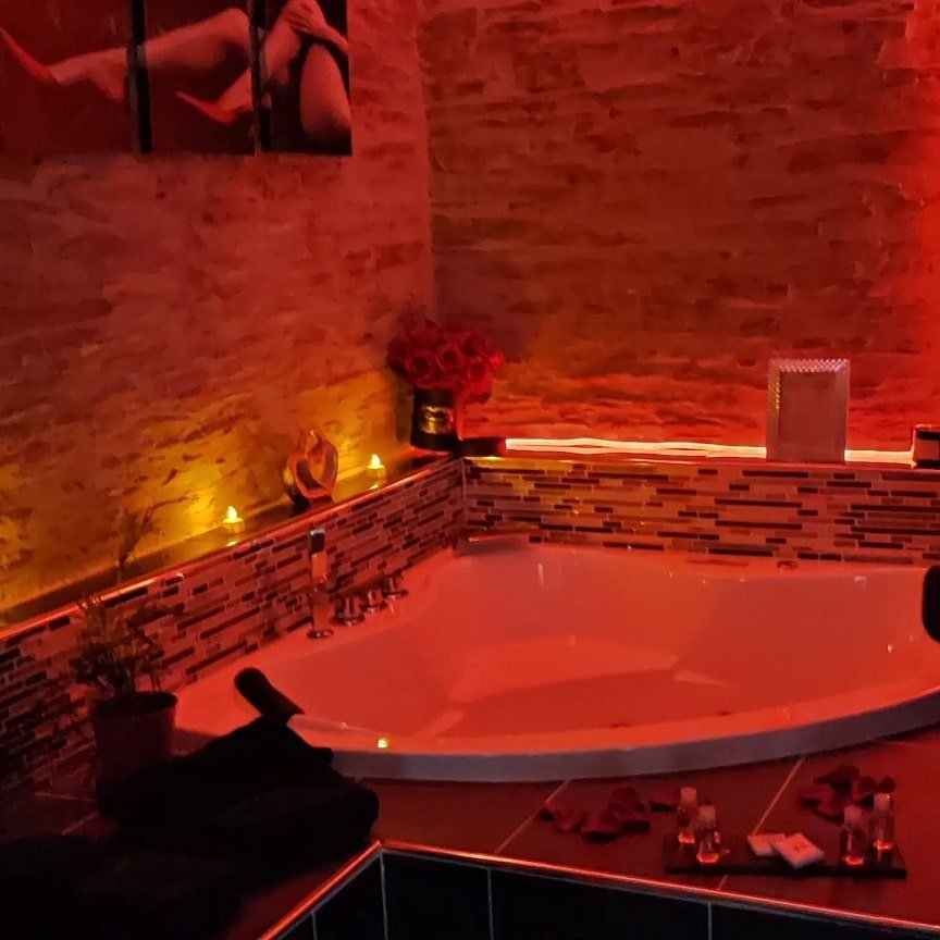 Escapade Glamour - Love’nSpa - weekend en amoureux, love rooms avec spa ou jacuzzi privatif3 de Escapade Glamour
