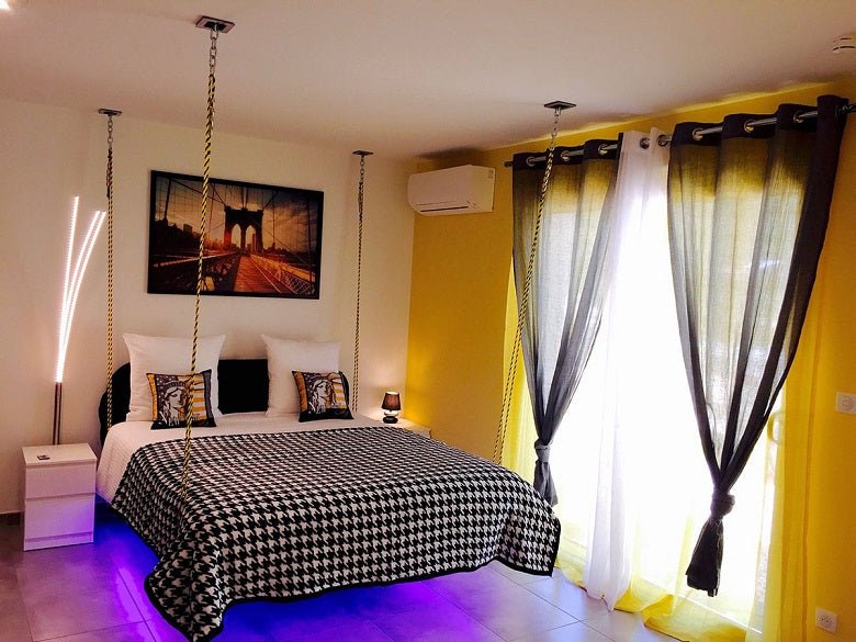 Étoiles de Provence - Suite BIEN-ÊTRE - Love’nSpa - weekend en amoureux, love rooms avec spa ou jacuzzi privatif1 de Étoiles de Provence - Suite BIEN-ÊTRE
