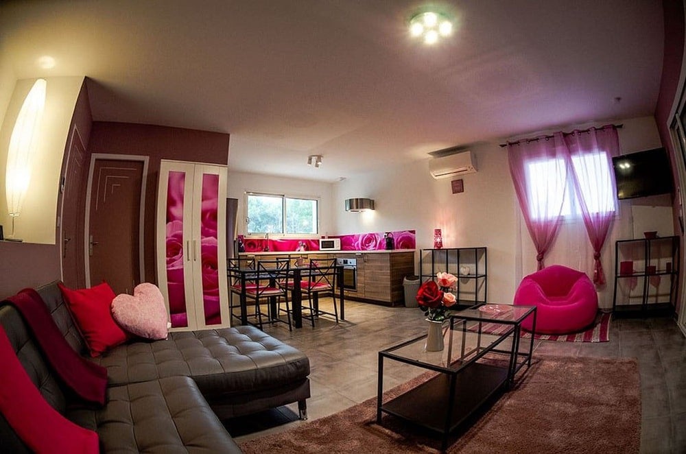 Étoiles de Provence - Suite PASSION - Love’nSpa - weekend en amoureux, love rooms avec spa ou jacuzzi privatif5 de Étoiles de Provence - Suite PASSION
