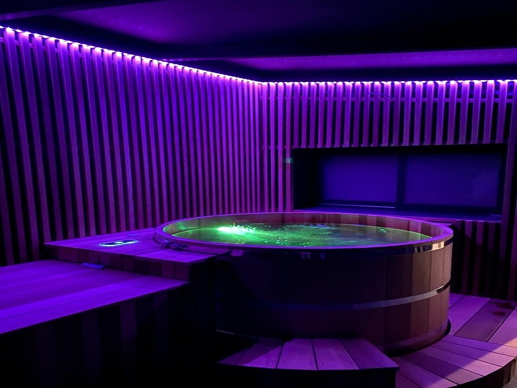 Gîtes de La Gasteleine - Love’nSpa - weekend en amoureux, love rooms avec spa ou jacuzzi privatifGîtes de La Gasteleine - Côté SPA Bois
