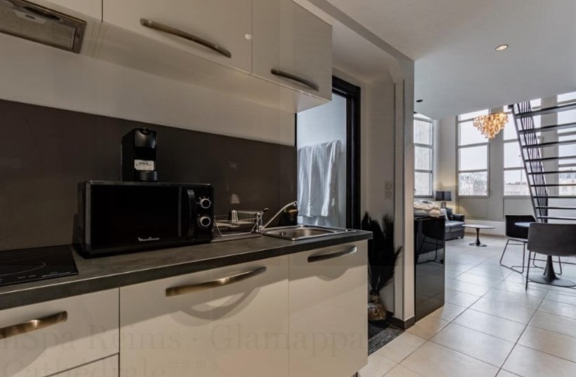 GLAM’APPART REIMS - Love’nSpa - weekend en amoureux, love rooms avec spa ou jacuzzi privatif11 de GLAM’APPART REIMS
