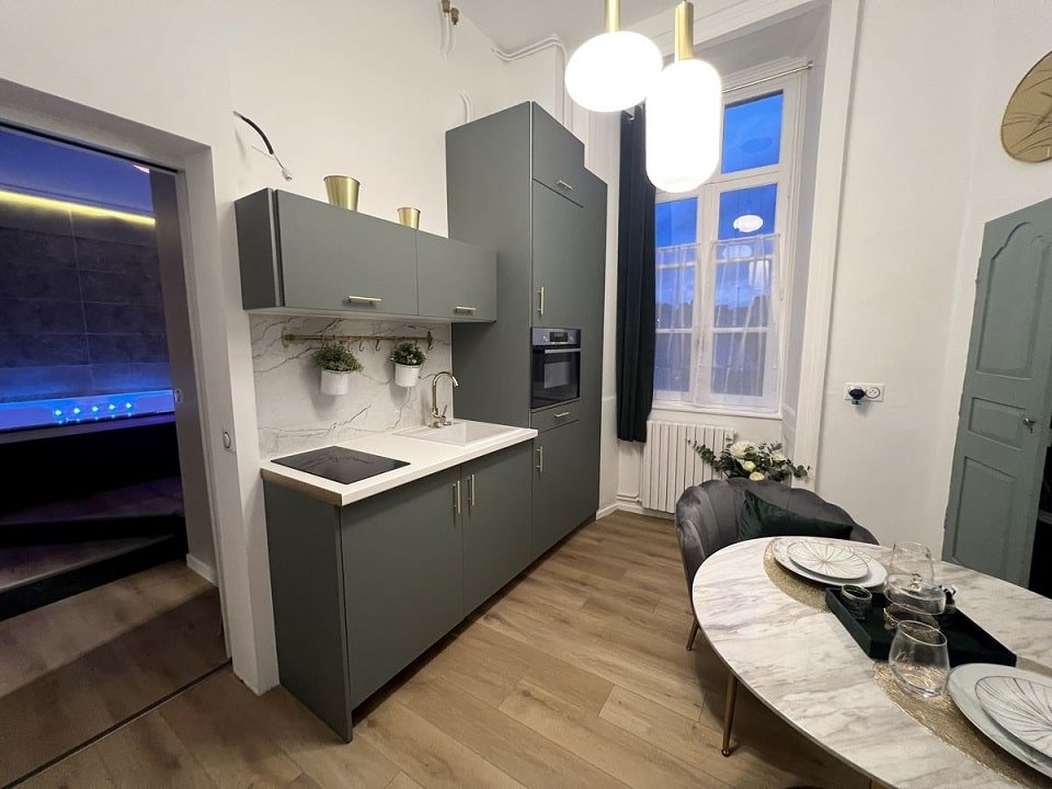 Kastell Ô fil de l’eau - Suite KalypsÔ - Love’nSpa - weekend en amoureux, love rooms avec spa ou jacuzzi privatif6 de Kastell Ô fil de l’eau - Suite KalypsÔ
