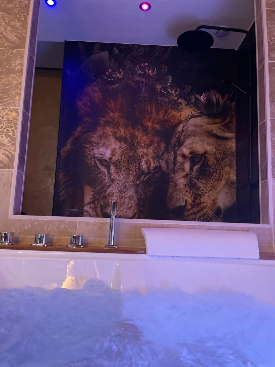 Kastell Ô fil de l’eau - Suite KalypsÔ - Love’nSpa - weekend en amoureux, love rooms avec spa ou jacuzzi privatif11 de Kastell Ô fil de l’eau - Suite KalypsÔ
