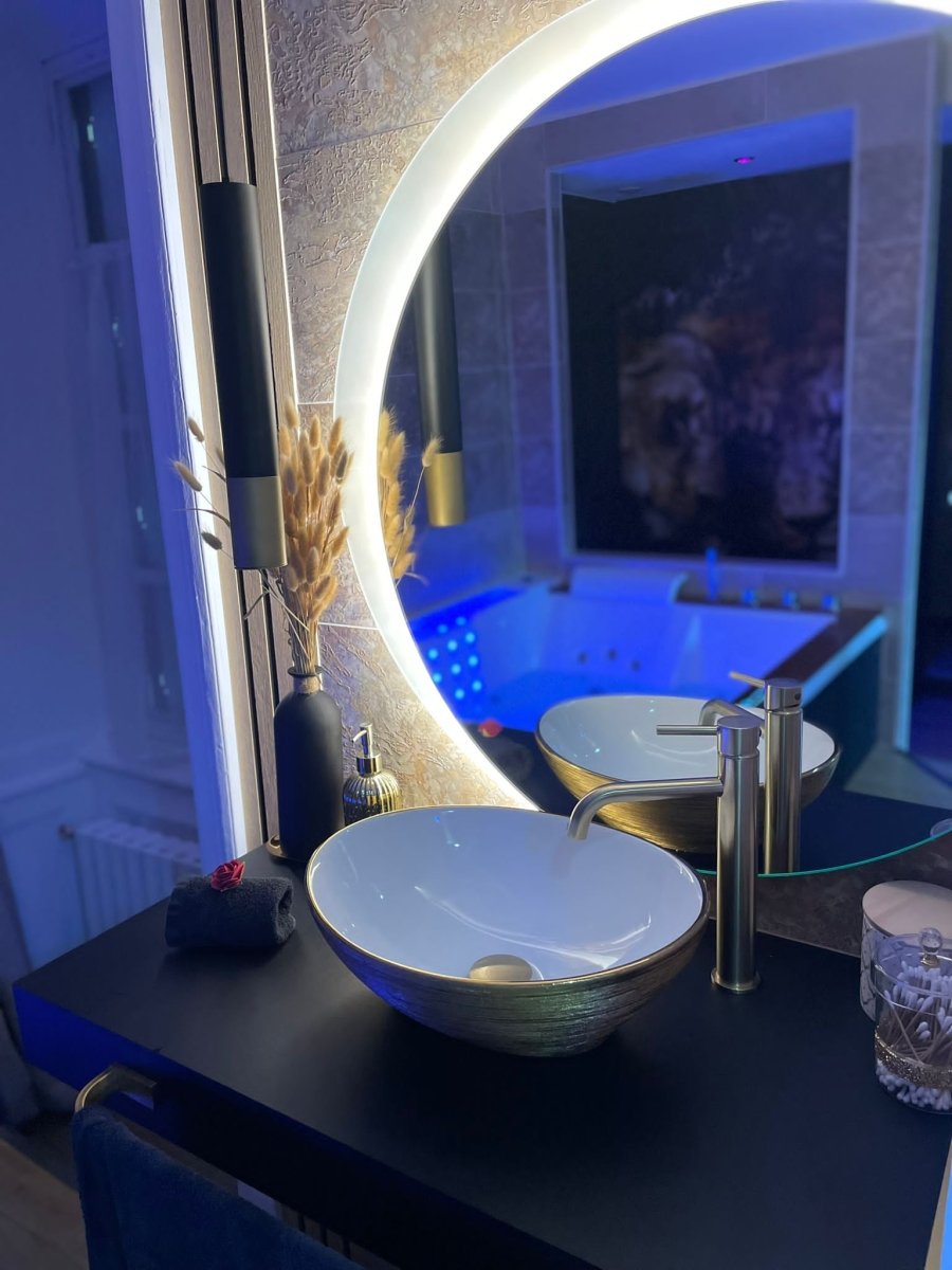 Kastell Ô fil de l’eau - Suite KalypsÔ - Love’nSpa - weekend en amoureux, love rooms avec spa ou jacuzzi privatif10 de Kastell Ô fil de l’eau - Suite KalypsÔ
