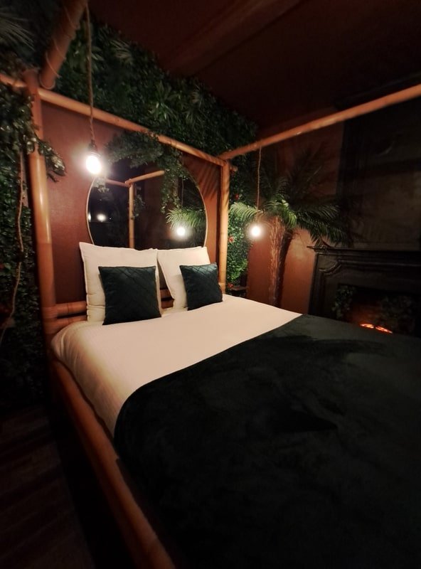 La Bayeuzen - La Tropicale - Love’nSpa - weekend en amoureux, love rooms avec spa ou jacuzzi privatif4 de La Bayeuzen - La Tropicale
