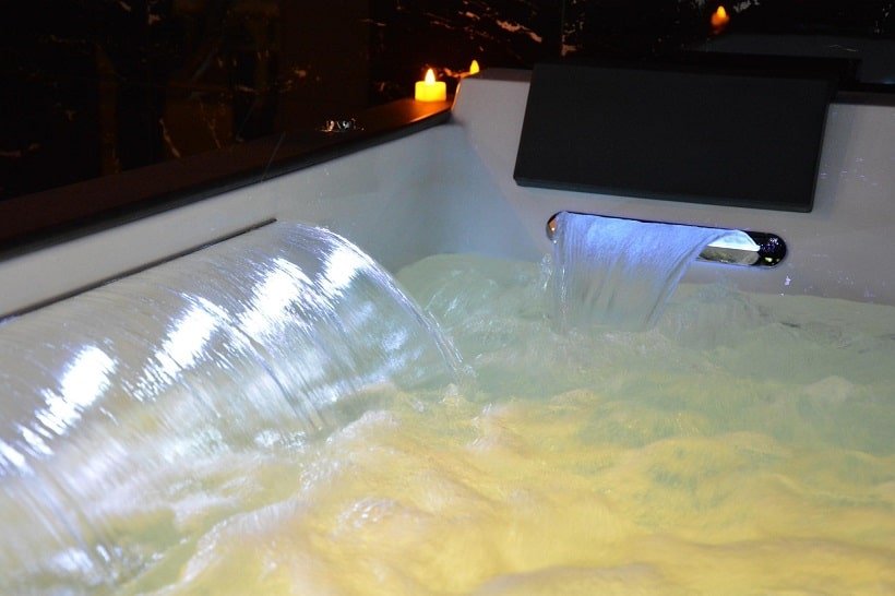 La Duchesse 1976 - Love’nSpa - weekend en amoureux, love rooms avec spa ou jacuzzi privatif6 de La Duchesse 1976
