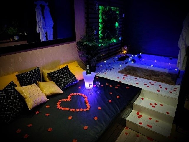 La Gaillardise - Love’nSpa - weekend en amoureux, love rooms avec spa ou jacuzzi privatif1 de La Gaillardise
