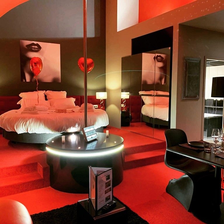 La Glamour - Love’nSpa - weekend en amoureux, love rooms avec spa ou jacuzzi privatifLa Glamour
