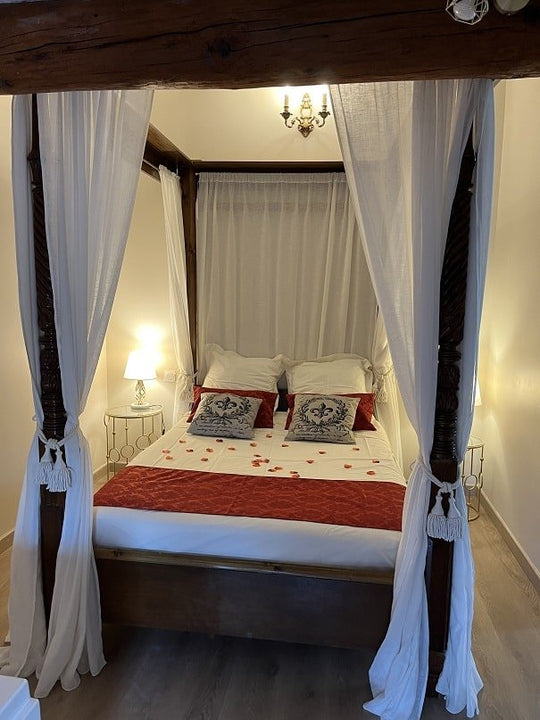 La Halte Louis XIII - Love’nSpa - weekend en amoureux, love rooms avec spa ou jacuzzi privatif