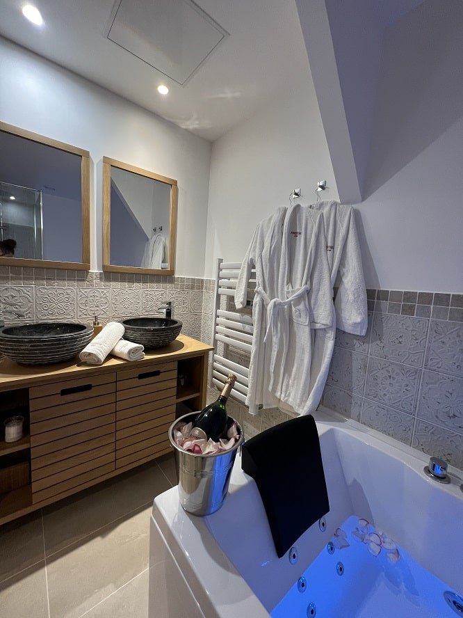 la Parenthèse - BALI MON AMOUR - Love’nSpa - weekend en amoureux, love rooms avec spa ou jacuzzi privatif2 de PARENTHESE LOVE - BALI MON AMOUR
