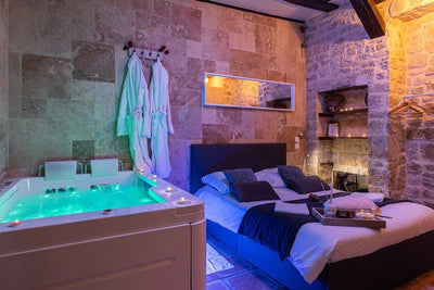 La Parenthèse - Bed & Spa - Love’nSpa - weekend en amoureux, love rooms avec spa ou jacuzzi privatif