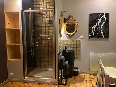 La parenthèse - SECRET ROOM - Love’nSpa - weekend en amoureux, love rooms avec spa ou jacuzzi privatif6 de La parenthèse - SECRET ROOM
