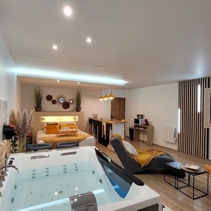 La Phine Détente Chambre&Spa - Love’nSpa - weekend en amoureux, love rooms avec spa ou jacuzzi privatif2 de La Phine Détente - Chambre&Spa
