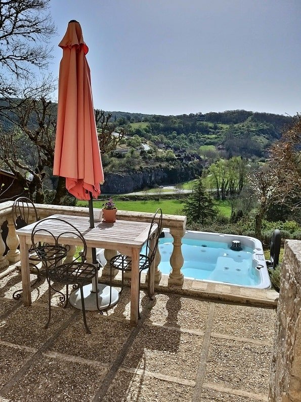 La Pinay - Love’nSpa - weekend en amoureux, love rooms avec spa ou jacuzzi privatif4 de La Pinay
