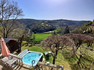 La Pinay - Love’nSpa - weekend en amoureux, love rooms avec spa ou jacuzzi privatif