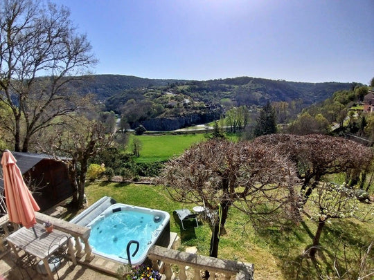 La Pinay - Love’nSpa - weekend en amoureux, love rooms avec spa ou jacuzzi privatif