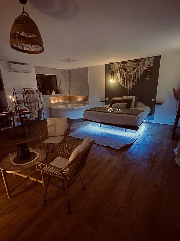 L'Apesanteur - Love’nSpa - weekend en amoureux, love rooms avec spa ou jacuzzi privatif7 de L'Apesanteur

