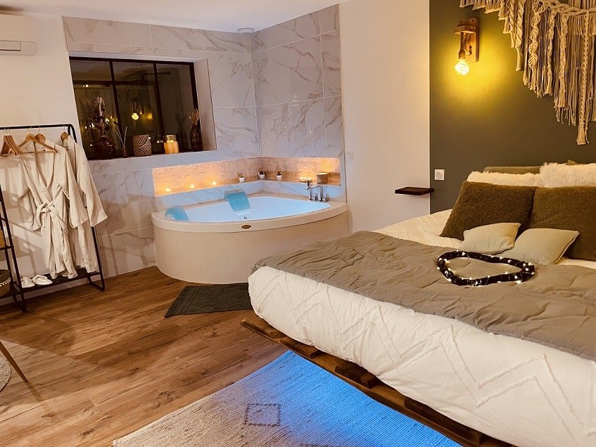 L'Apesanteur - Love’nSpa - weekend en amoureux, love rooms avec spa ou jacuzzi privatif2 de L'Apesanteur
