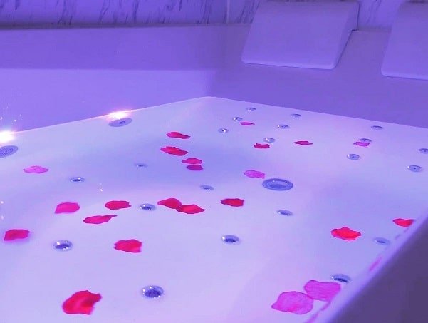 L’Atelier de Rêve - Love’nSpa - weekend en amoureux, love rooms avec spa ou jacuzzi privatif4 de L’Atelier de Rêve
