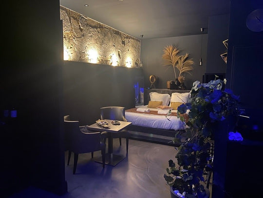Le 50 suite and spa - La Shelby - Love’nSpa - weekend en amoureux, love rooms avec spa ou jacuzzi privatif