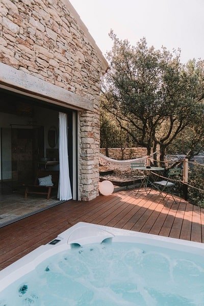 Le Cabanon 2.42 - Love’nSpa - weekend en amoureux, love rooms avec spa ou jacuzzi privatif2 de Le Cabanon 2.42
