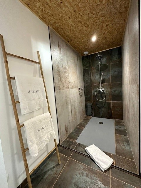 Le Clos F.M.R - Loft Romain - Love’nSpa - weekend en amoureux, love rooms avec spa ou jacuzzi privatif8 de Le Clos F.M.R - Loft Romain
