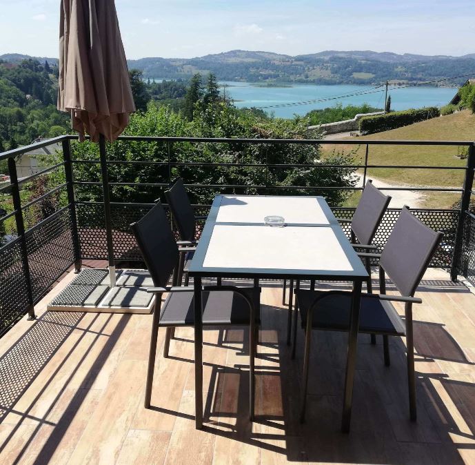 Le Garage vue sur Lac - Love’nSpa - weekend en amoureux, love rooms avec spa ou jacuzzi privatif5 de Le Garage de Sophie
