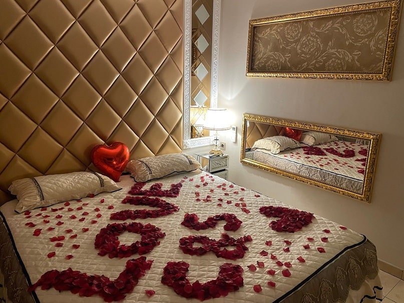 Le Petit Versailles - Love’nSpa - weekend en amoureux, love rooms avec spa ou jacuzzi privatif4 de Le Petit Versailles
