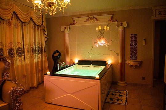 Le Petit Versailles - Love’nSpa - weekend en amoureux, love rooms avec spa ou jacuzzi privatif