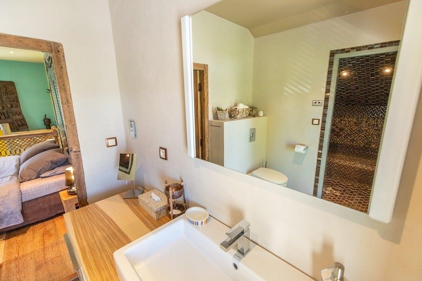 Le Presbytère de Pancé - Love’nSpa - weekend en amoureux, love rooms avec spa ou jacuzzi privatif7 de Le Presbytère de Pancé
