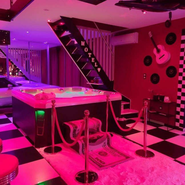 Le Quart D'Heure Américain - Love’nSpa - weekend en amoureux, love rooms avec spa ou jacuzzi privatif2 de Le Quart D'Heure Américain
