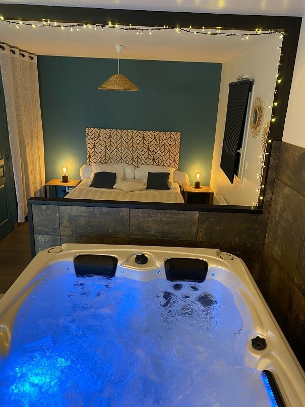 Le Relais de la Hardiesse - Loft Spa - Love’nSpa - weekend en amoureux, love rooms avec spa ou jacuzzi privatif2 de Le Relais de la Hardiesse - Loft Spa
