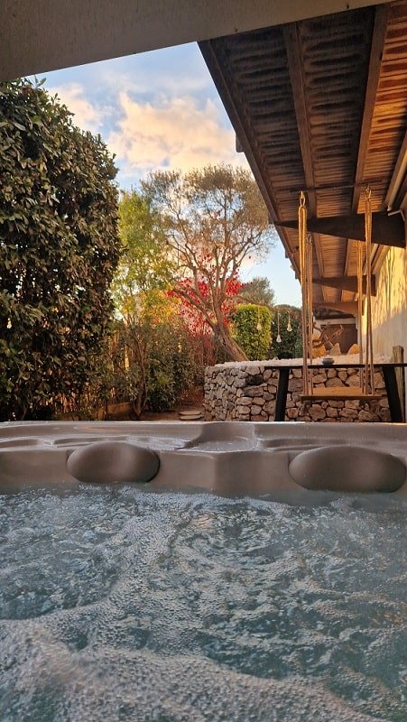 Chambre Cigale - Love’nSpa - weekend en amoureux, love rooms avec spa ou jacuzzi privatif