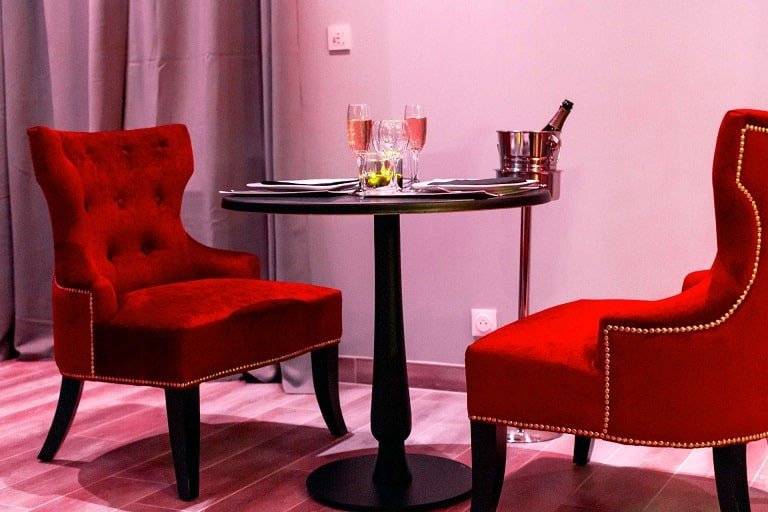 L’ECRIN - Love’nSpa - weekend en amoureux, love rooms avec spa ou jacuzzi privatif3 de L’ECRIN
