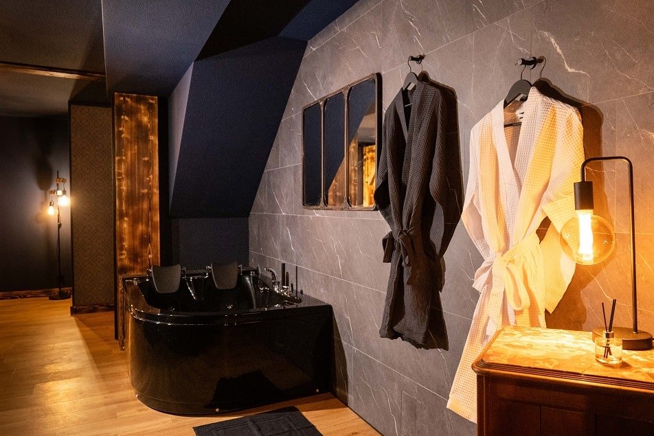 L’EgliX - Love’nSpa - weekend en amoureux, love rooms avec spa ou jacuzzi privatif2 de L’EgliX
