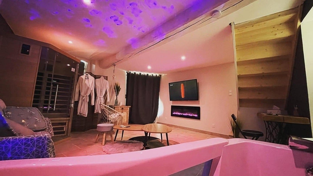 L’Élixir gîte spa bourgogne - Love’nSpa - weekend en amoureux, love rooms avec spa ou jacuzzi privatif9 de CinéSpa Lodge Bourgogne
