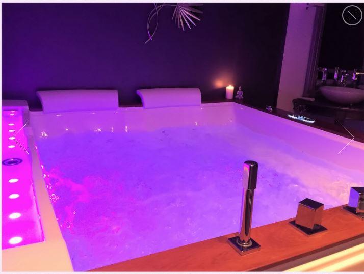 L’entre-parenthèse - Love’nSpa - weekend en amoureux, love rooms avec spa ou jacuzzi privatif2 de L’entre-parenthèse
