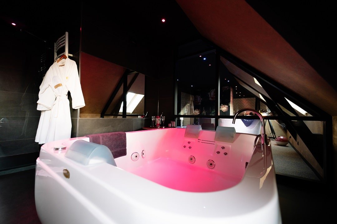 L’Eros - Le Loft - Love’nSpa - weekend en amoureux, love rooms avec spa ou jacuzzi privatifL’Eros - Le Loft
