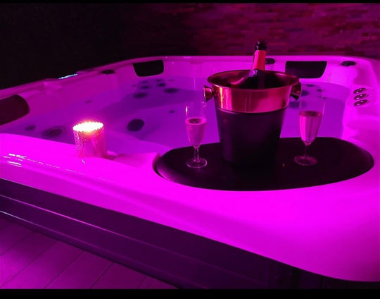 Les étonnants romantiques - Love’nSpa - weekend en amoureux, love rooms avec spa ou jacuzzi privatif