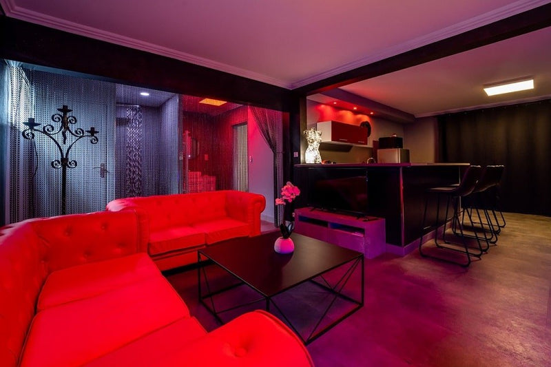 Les Parenthèses Enchantées - Love’nSpa - weekend en amoureux, love rooms avec spa ou jacuzzi privatif3 de Les Parenthèses Enchantées - Le Laby
