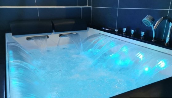 Les Sansonnets - L'Envol - Love’nSpa - weekend en amoureux, love rooms avec spa ou jacuzzi privatif5 de Les Sansonnets - L'Envol
