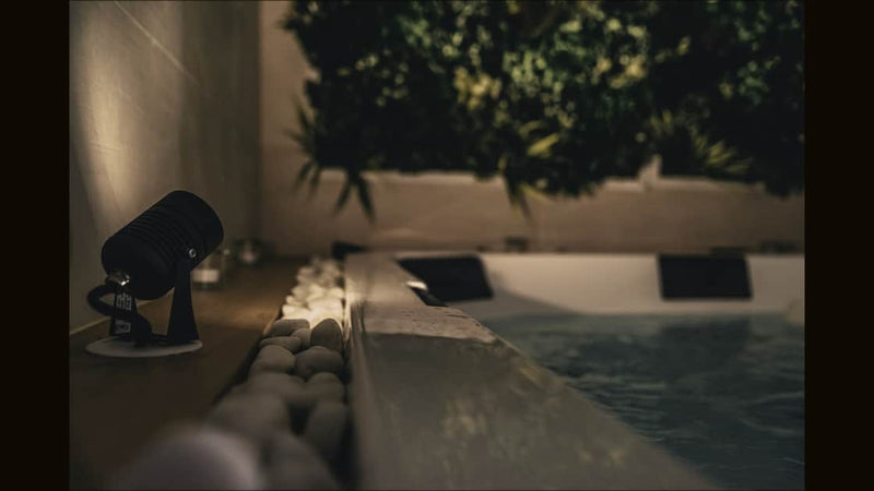 L'escape Room - Love’nSpa - weekend en amoureux, love rooms avec spa ou jacuzzi privatif1 de L'escape Room
