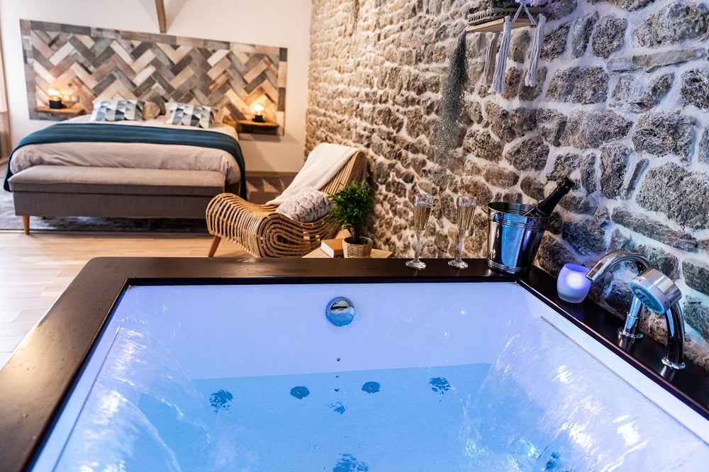 L'Etoile de Forges - La suite de l'Etoile - Love’nSpa - weekend en amoureux, love rooms avec spa ou jacuzzi privatif4 de L'Etoile de Forges - La suite de l'Etoile
