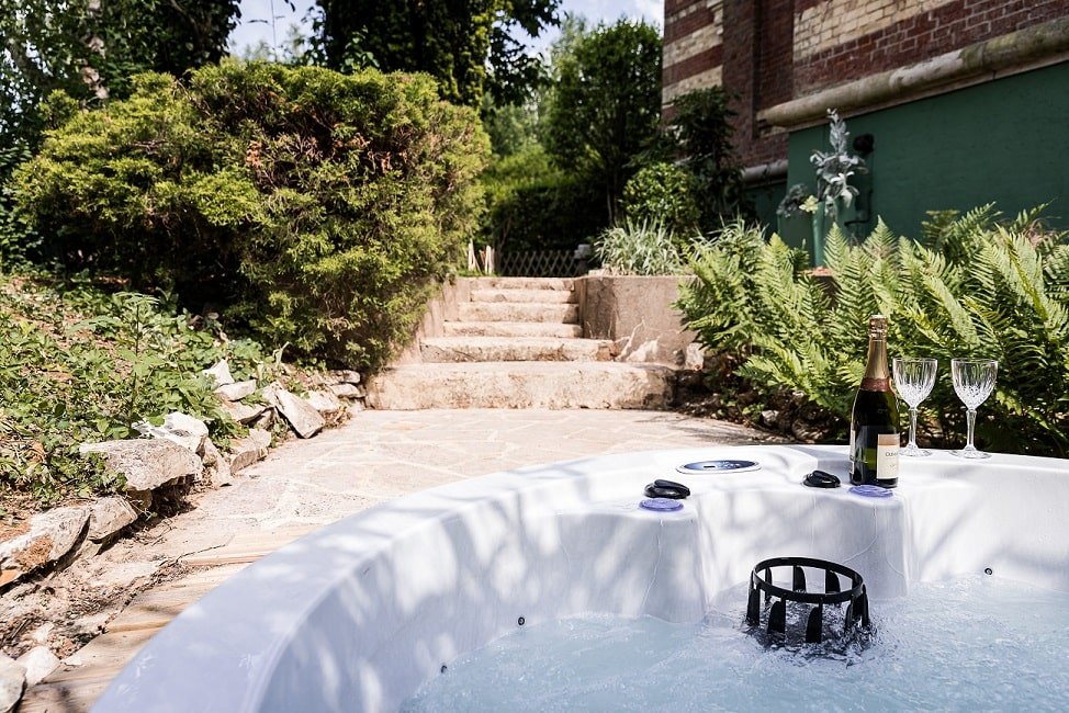 L'Etoile de Forges - La villa de l'Etoile - Love’nSpa - weekend en amoureux, love rooms avec spa ou jacuzzi privatif6 de L'Etoile de Forges - La villa de l'Etoile
