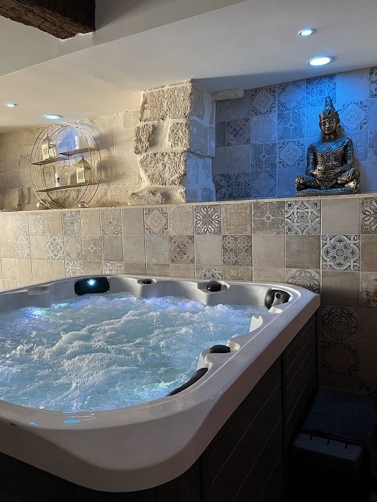 L’Excellence Avignon - Love’nSpa - weekend en amoureux, love rooms avec spa ou jacuzzi privatif2 de L’Excellence Avignon
