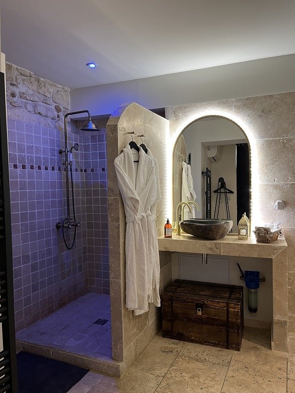 L’Excellence Avignon - Love’nSpa - weekend en amoureux, love rooms avec spa ou jacuzzi privatif4 de L’Excellence Avignon
