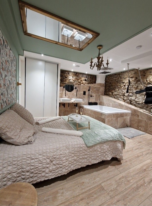 L'Expérience Love Room - Love’nSpa - weekend en amoureux, love rooms avec spa ou jacuzzi privatif7 de L'Expérience Love Room
