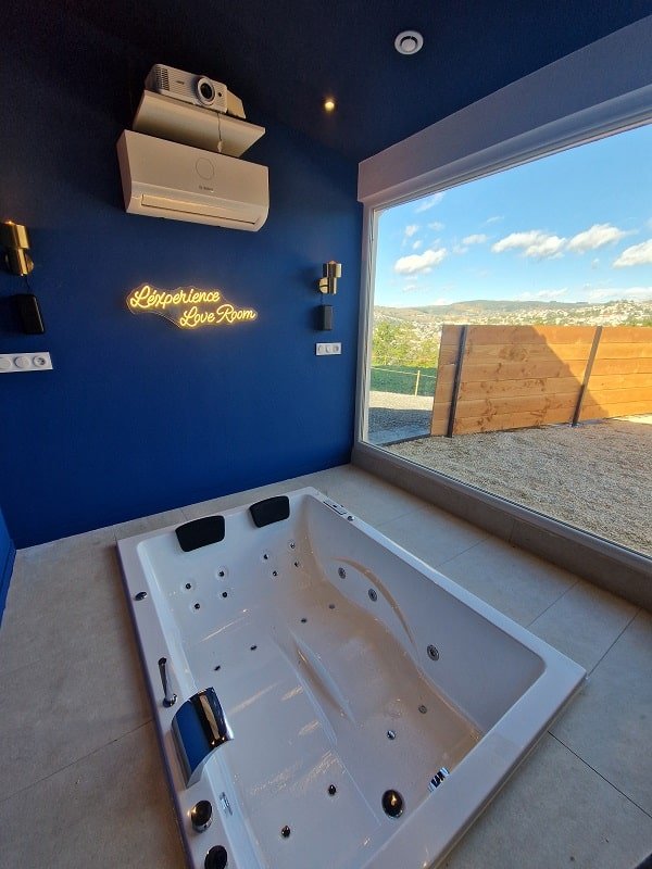 L'Expérience Love Room - Love’nSpa - weekend en amoureux, love rooms avec spa ou jacuzzi privatif12 de L'Expérience Love Room
