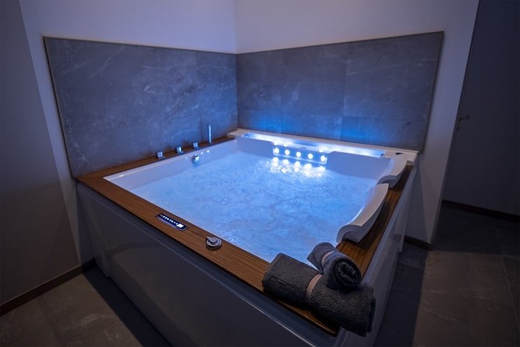 Loft le chic - Love’nSpa - weekend en amoureux, love rooms avec spa ou jacuzzi privatif4 de Lofts & Gites - Loft Le Chic
