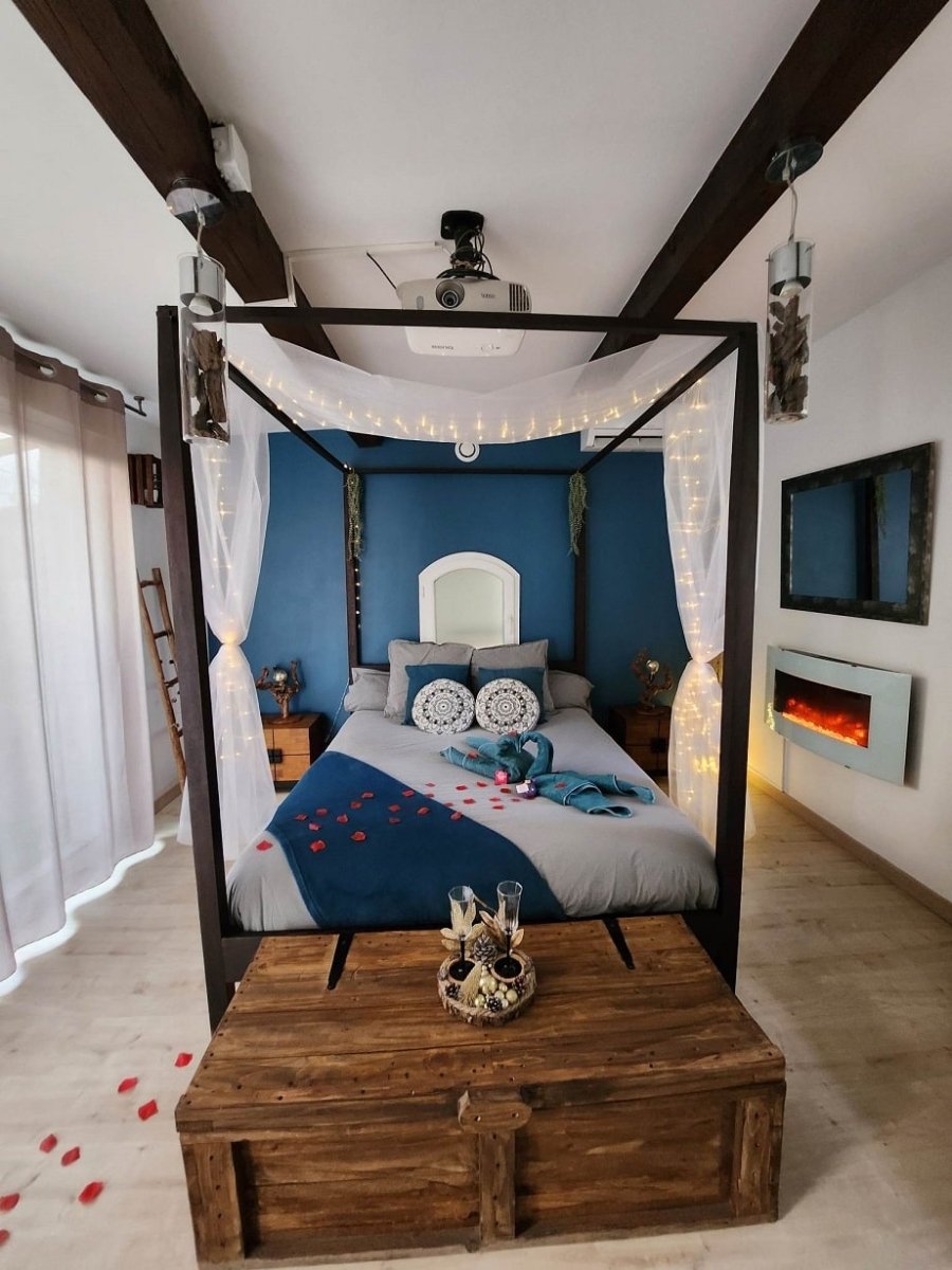 L'Orée des pins - Love’nSpa - weekend en amoureux, love rooms avec spa ou jacuzzi privatif3 de L'Orée des pins
